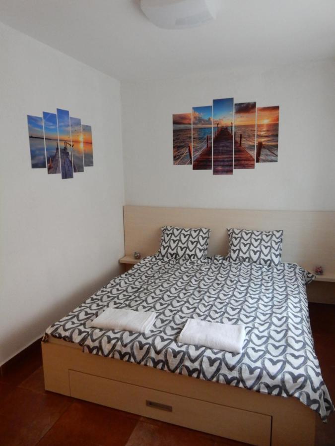 Rooms On The Beach Siofok Exterior photo